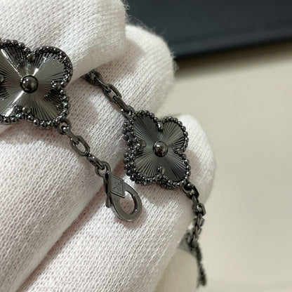 [Glow Jewelry]New CLOVER 5 MOTIF BLACK BRACELET