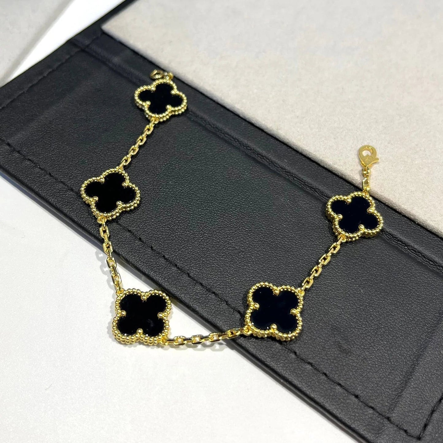 [Radiant Gem]New CLOVER 5 MOTIF ONYXS BRACELET COLLECTION