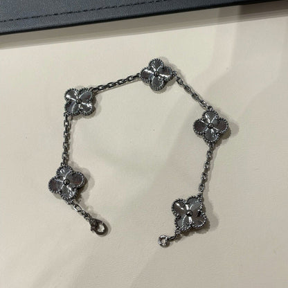 [Glow Jewelry]New CLOVER 5 MOTIF BLACK BRACELET