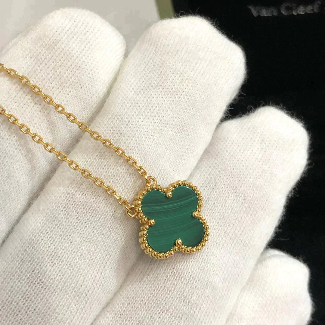 [Radiant Gem]¯CLOVER 15MM MALACHITE SINGLE FLOWER  NECKLACE