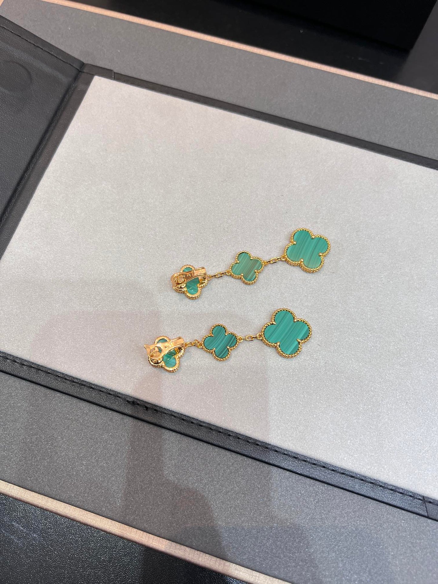 [Radiant Gem]¯CLOVER MALACHITE 3 MOTIFS GOLD
