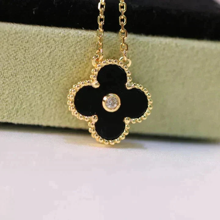 [Radiant Gem]¯CLOVER 15MM DIAMOND ONYX NECKLACE