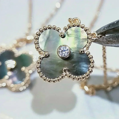[Radiant Gem]¯CLOVER 15MM DIAMOND AND MOTHER-OF-GREY NECKLACE