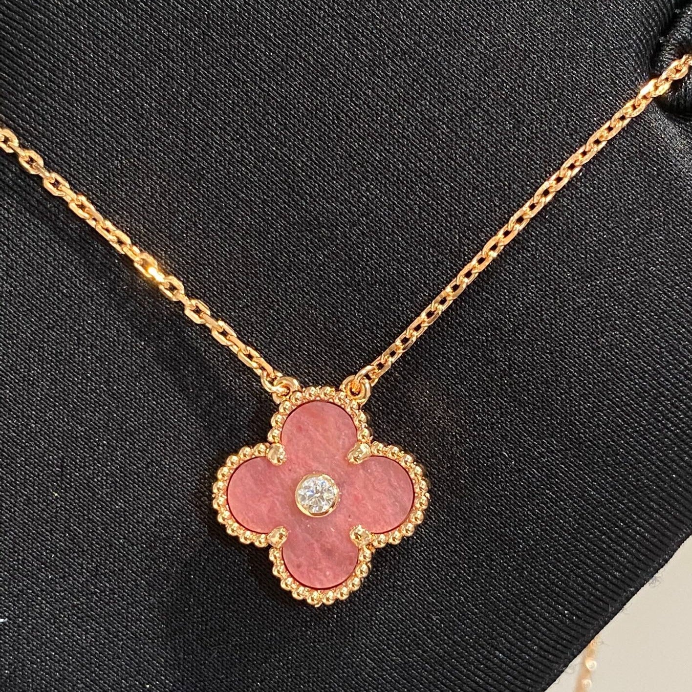 [Radiant Gem]¯CLOVER 15MM DIAMOND RHODONITE NECKLACE