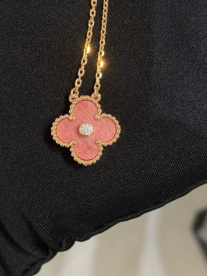 [Radiant Gem]¯CLOVER 15MM DIAMOND RHODONITE NECKLACE