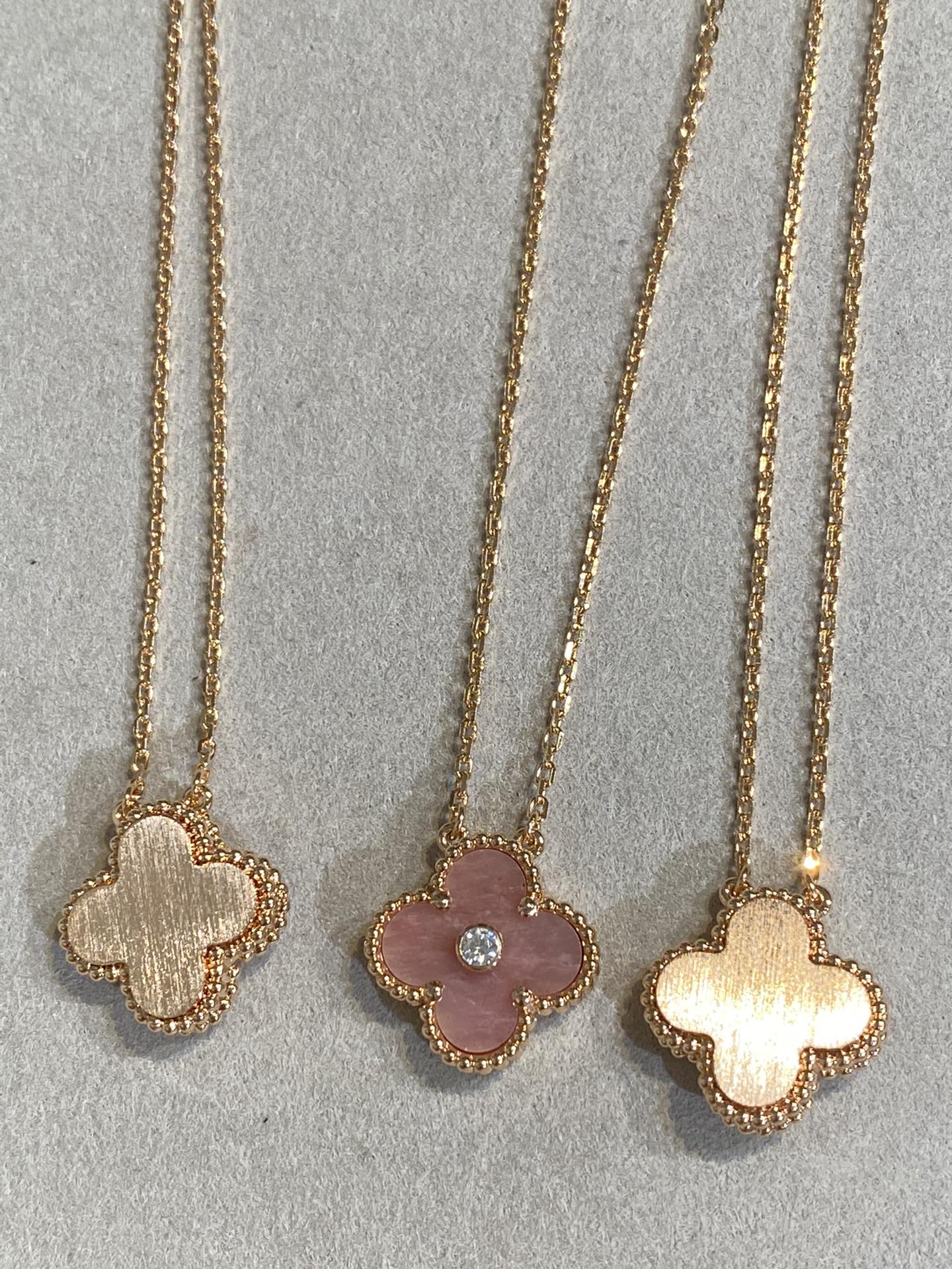 [Radiant Gem]¯CLOVER 15MM DIAMOND RHODONITE NECKLACE