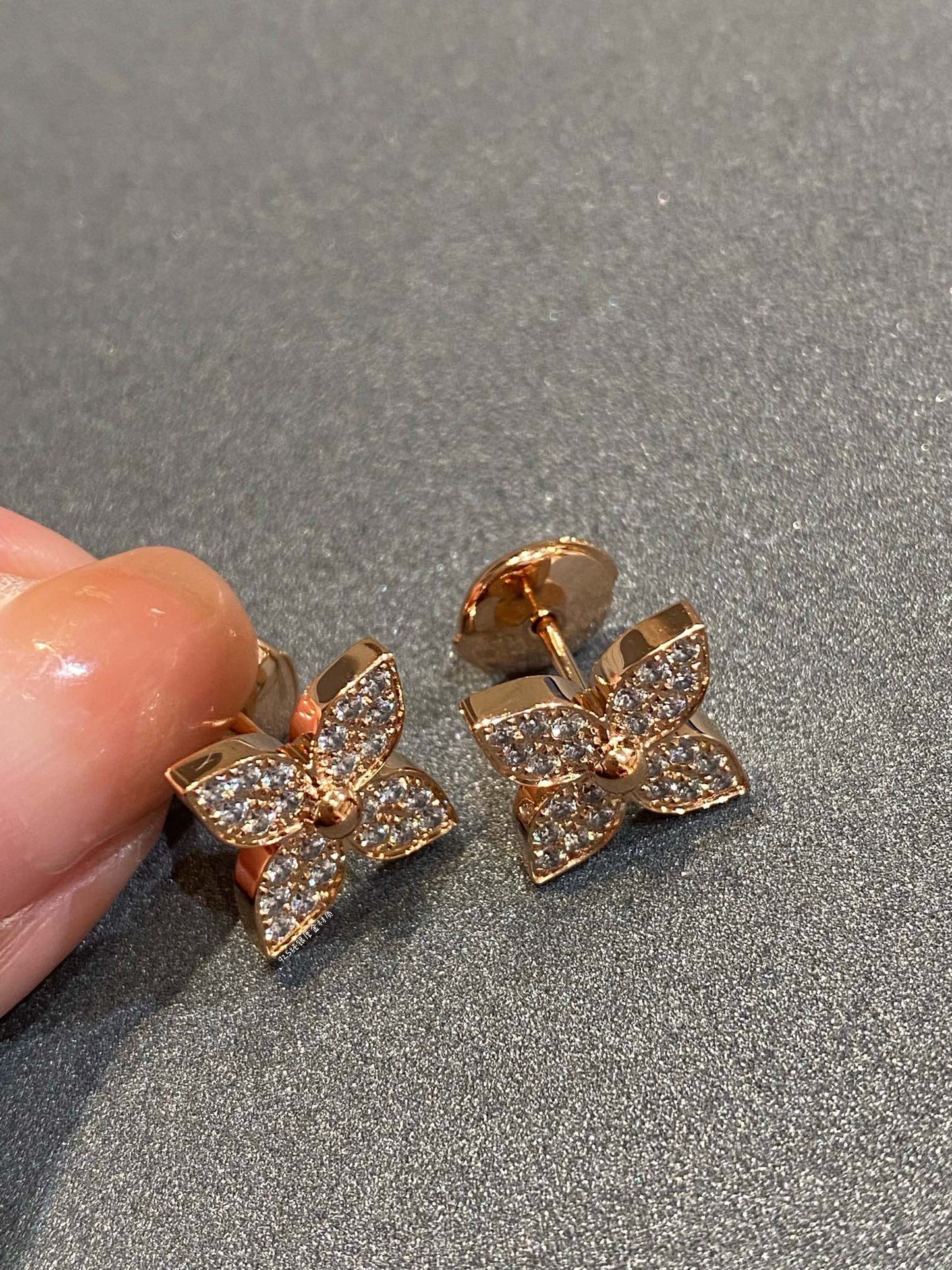 [Radiant Gem]¯STAR DIAMOND EARRINGS