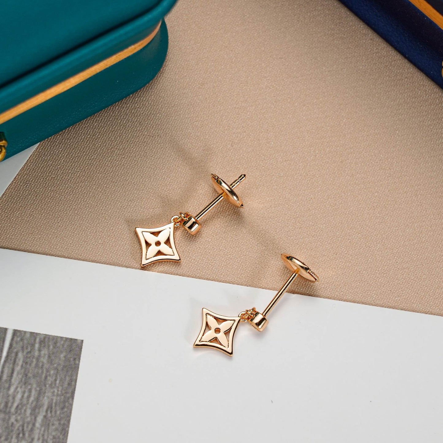 [Radiant Gem]¯STAR EARRINGS GOLD