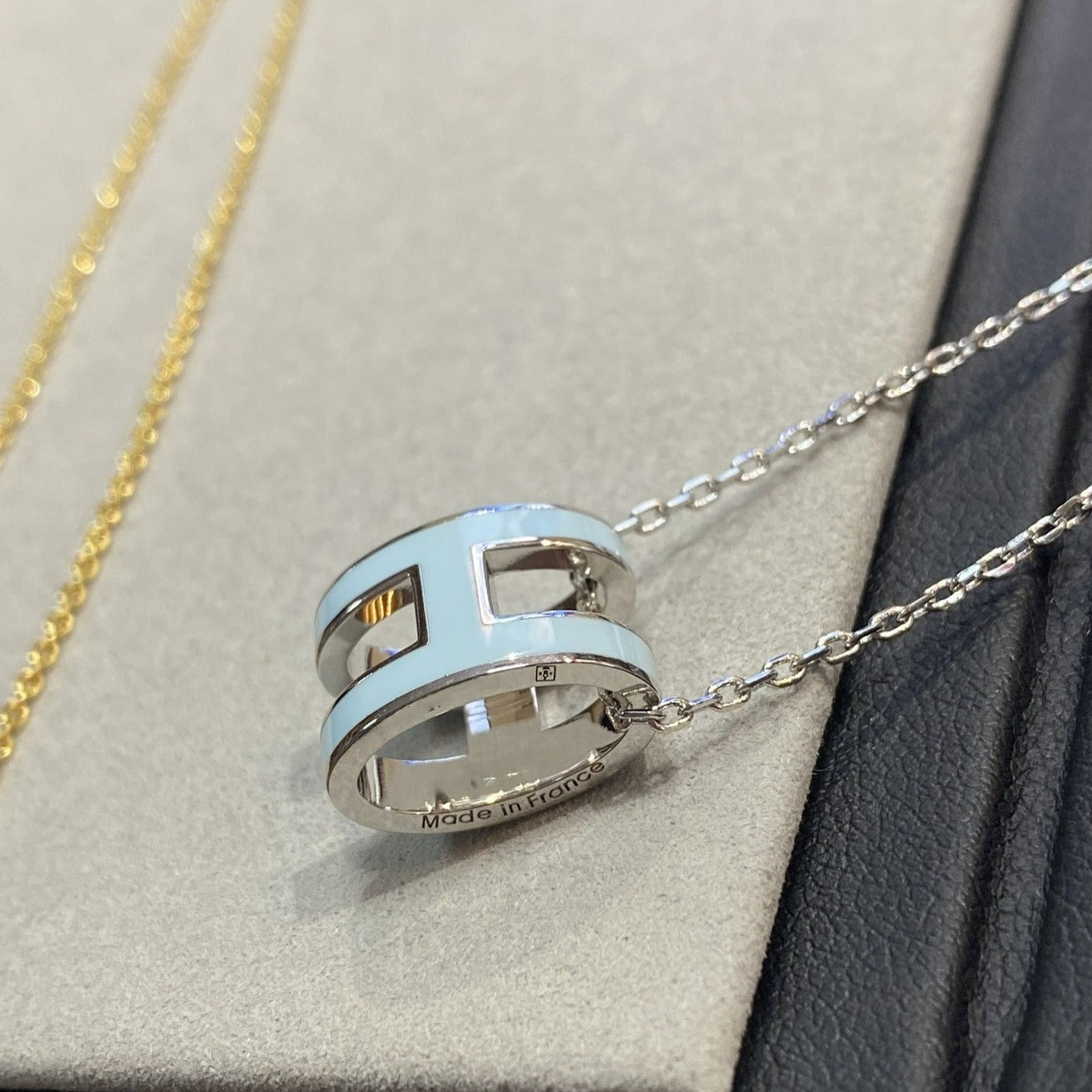 [Radiant Gem]¯POP H LIGHT BLUE NECKLACE