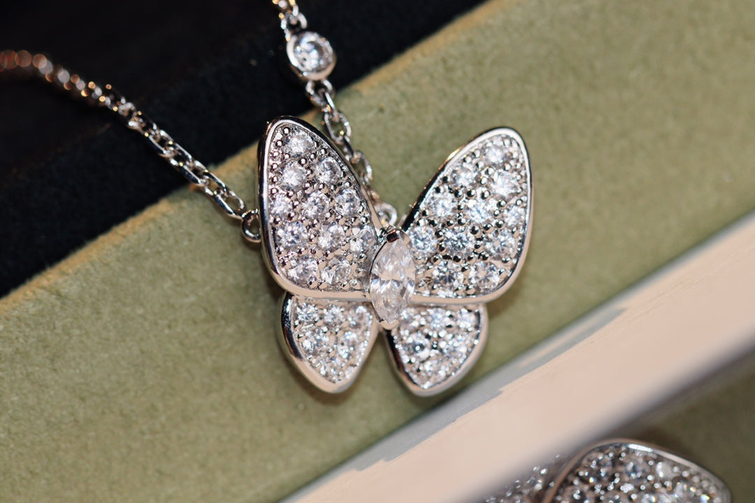 [Radiant Gem]¯BUTTERFLY DIAMOND NECKLACE