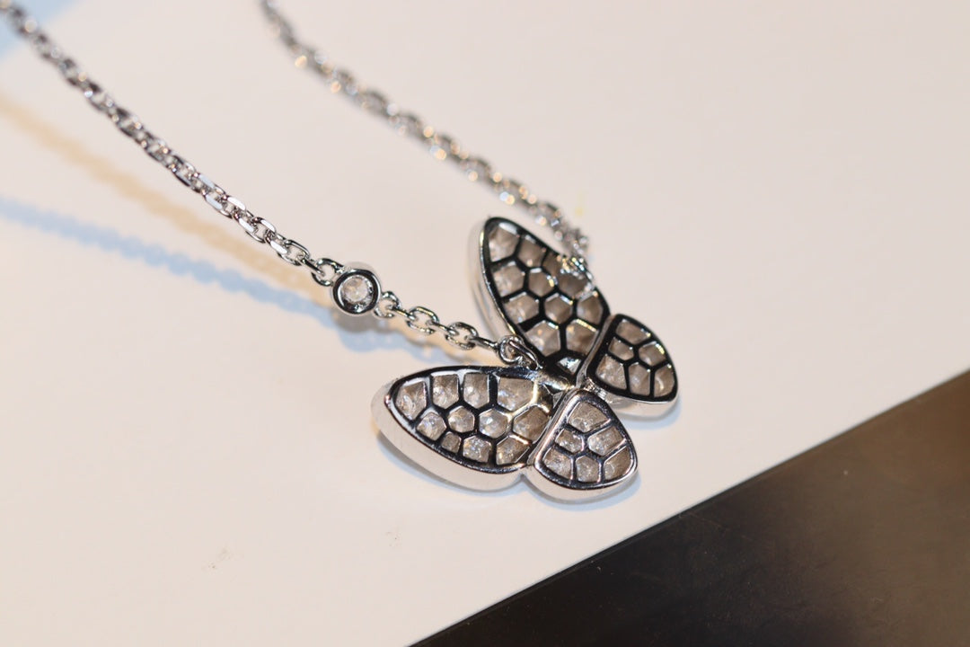 [Radiant Gem]¯BUTTERFLY DIAMOND NECKLACE