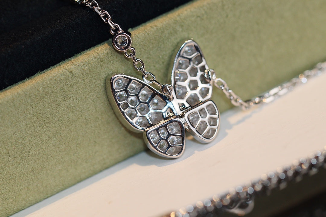[Radiant Gem]¯BUTTERFLY DIAMOND NECKLACE