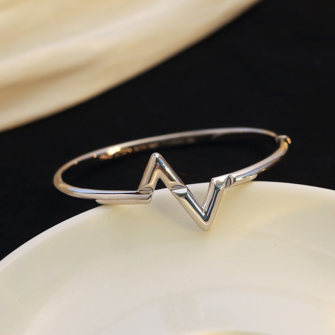 [Radiant Gem]¯VOLTE UPSITE DOWN BRACELET
