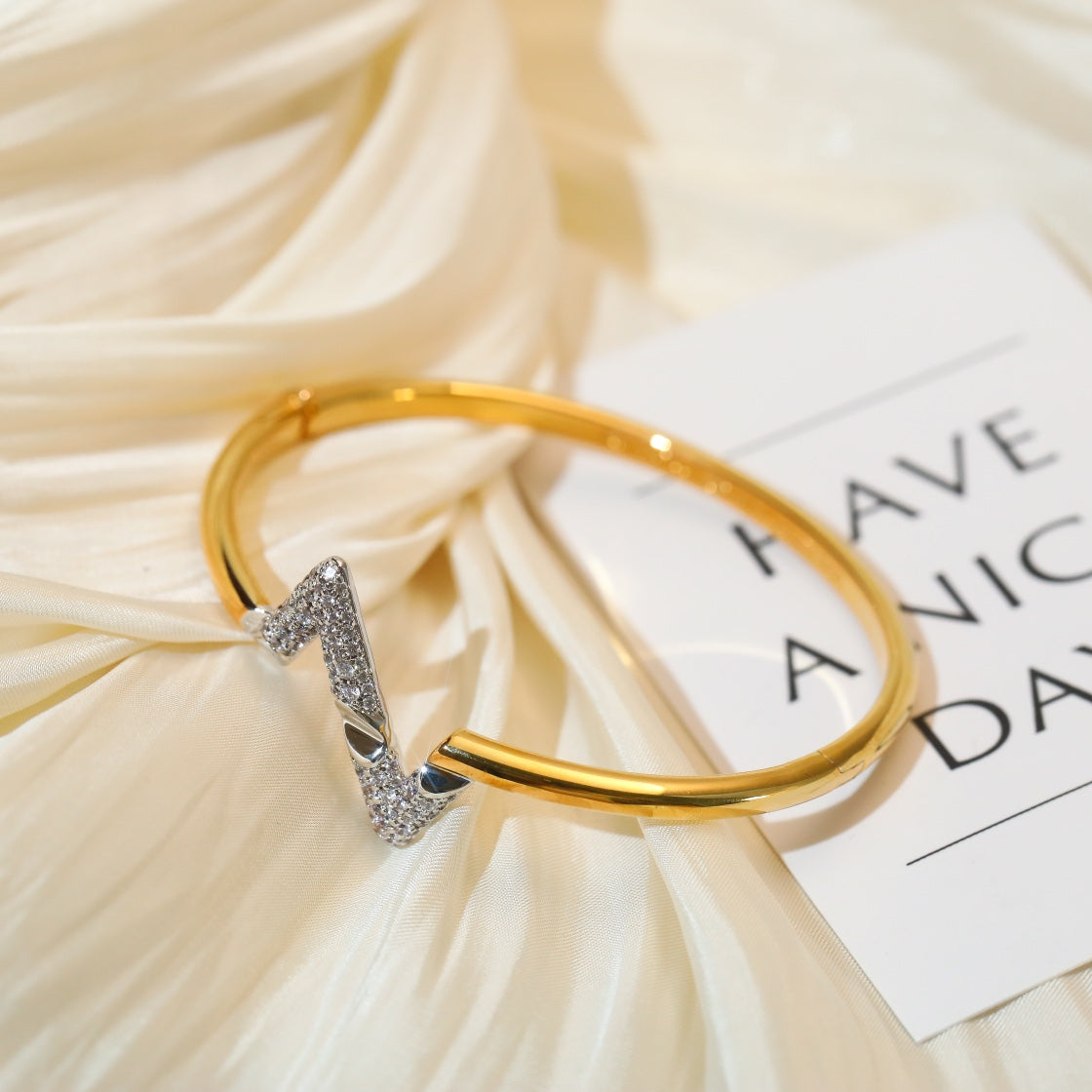 [Radiant Gem]¯VOLTE UPSITE DOWN GOLD DIAMOND BRACELET