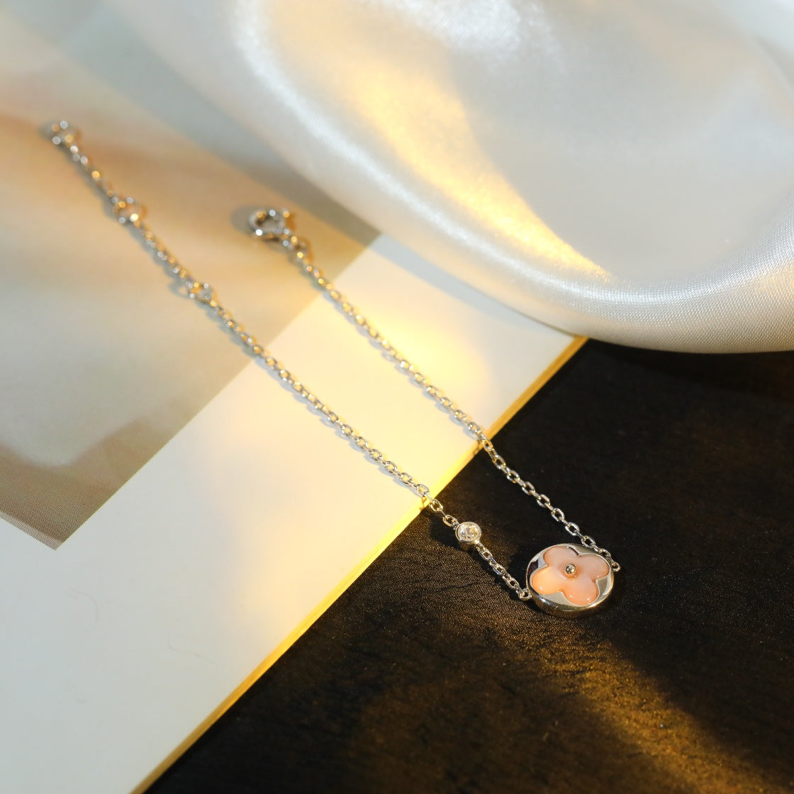 [Radiant Gem]¯SUN MOTIF PINK MOP SILVER BRACELET