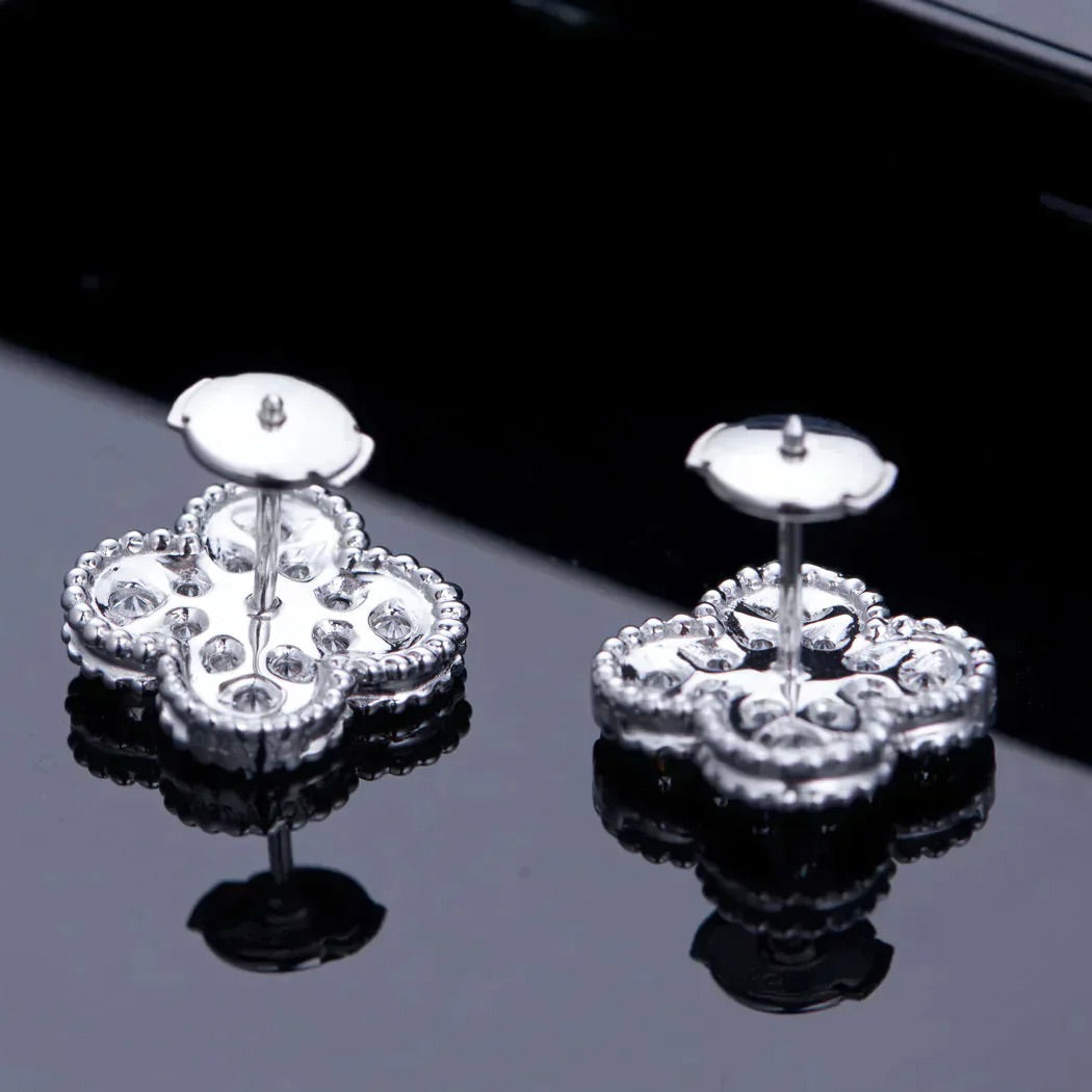 [Radiant Gem]¯CLOVER 1 MOTIFS DIAMOND STUD EARRINGS SILVER