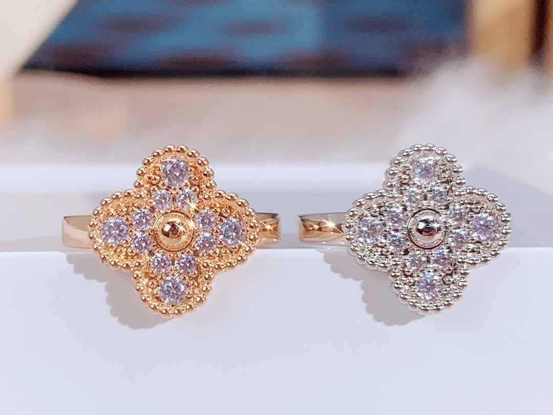 [Radiant Gem]¯CLOVER DIAMOND RING