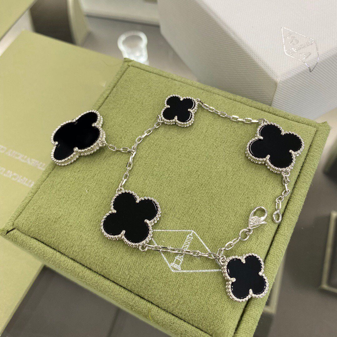 [Radiant Gem]¯CLOVER 5 MOTIFS SIVLER ONYX BRACELET