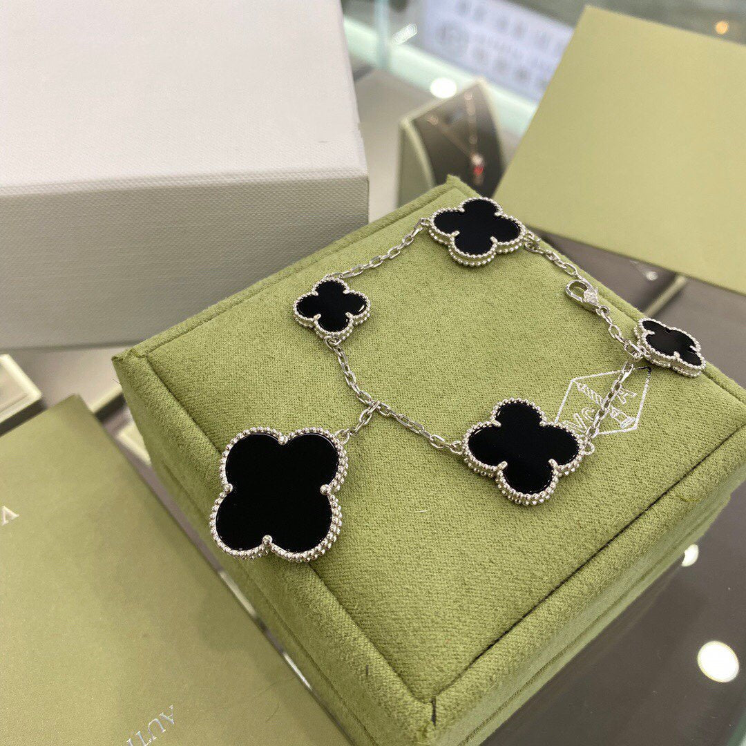 [Radiant Gem]¯CLOVER 5 MOTIFS SIVLER ONYX BRACELET