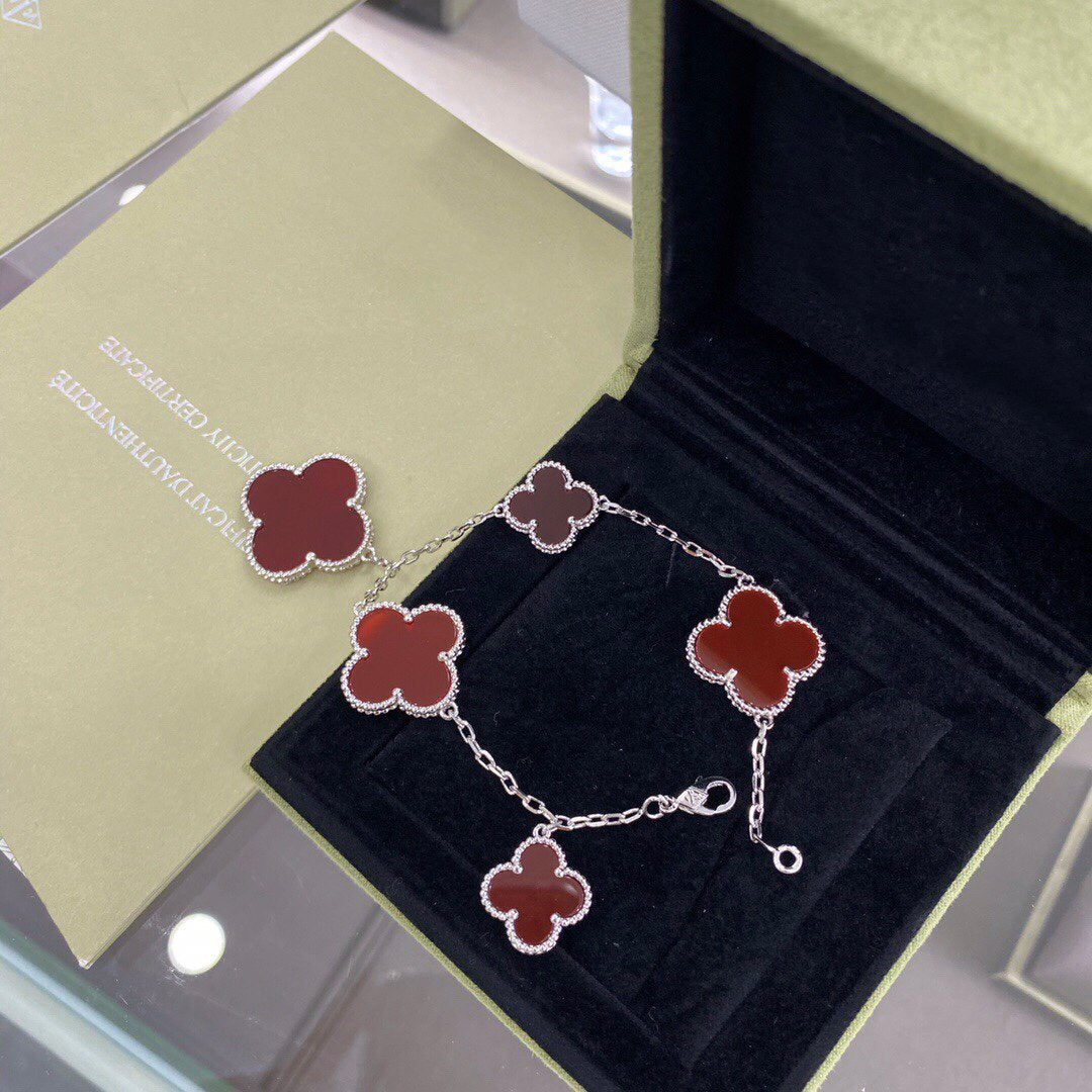 [Radiant Gem]¯CLOVER 5 MOTIFS SIVLER CARNELIAN BRACELET