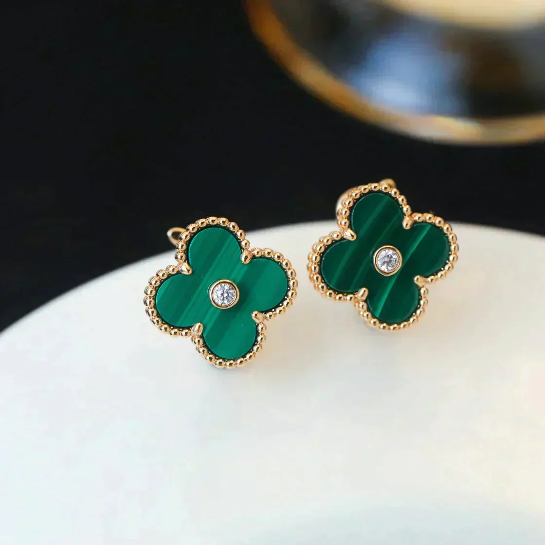 [Radiant Gem]¯CLOVER MEDIUM 1 MOTIFS MALACHITE DIAMOND EARRINGS