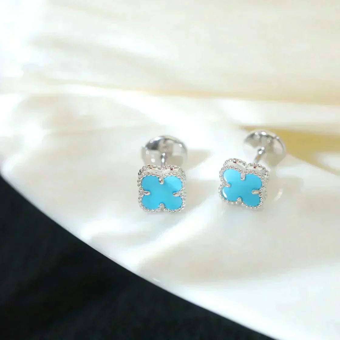 [Radiant Gem]¯CLOVER MINI 9.5MM ONYX STUD EARRINGS SILVER