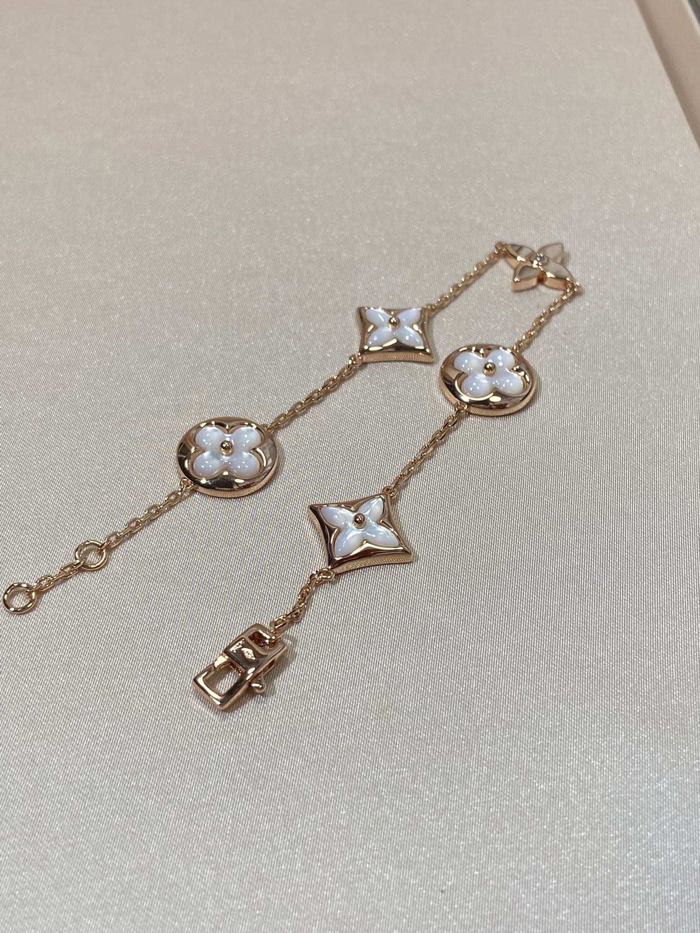 [Radiant Gem]¯STAR AND SUN 5 MOTIF MOP PINK GOLD BRACELET