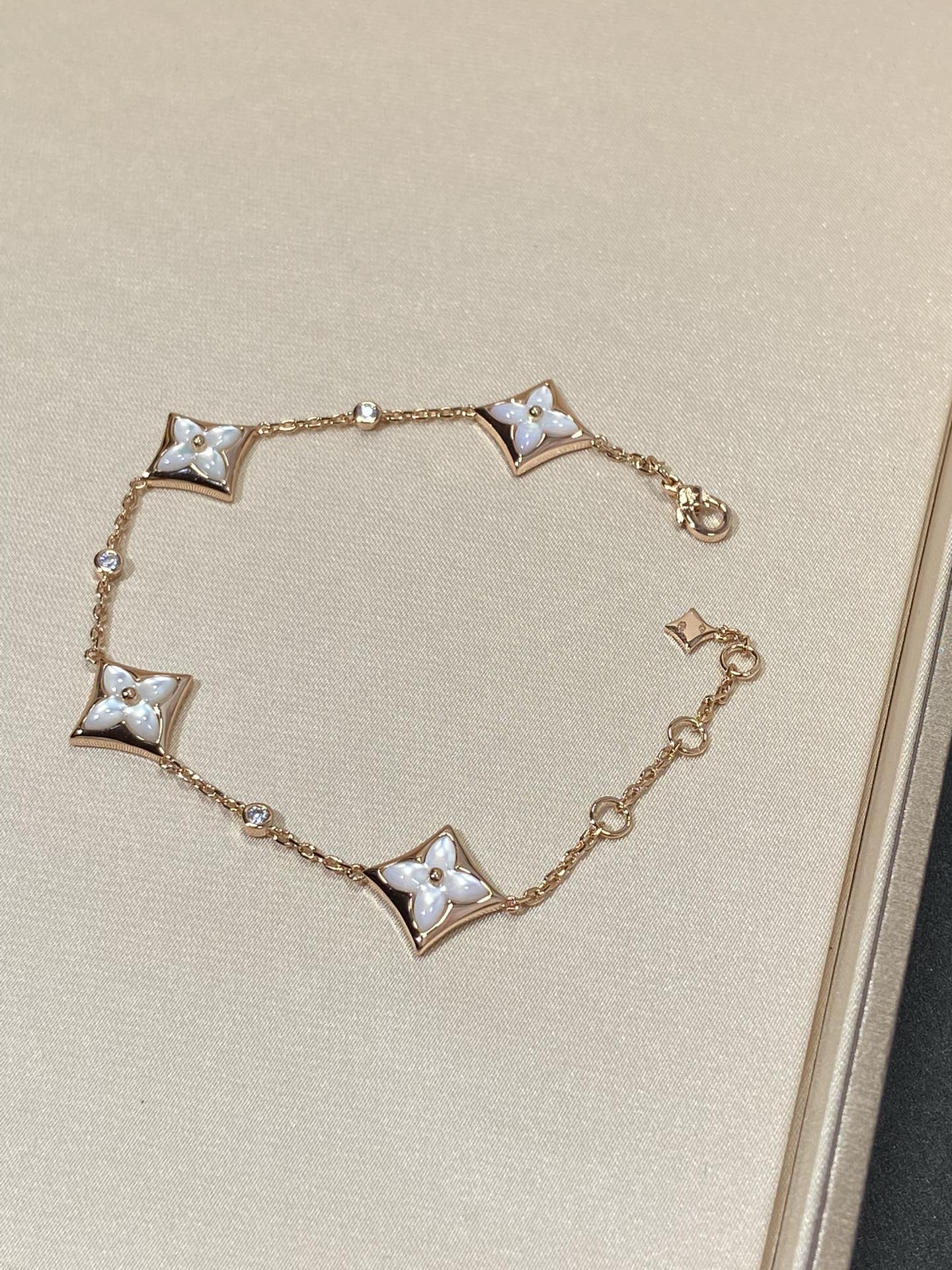 [Radiant Gem]¯STAR 4 MOTIF MOP DIAMOND PINK GOLD BRACELET