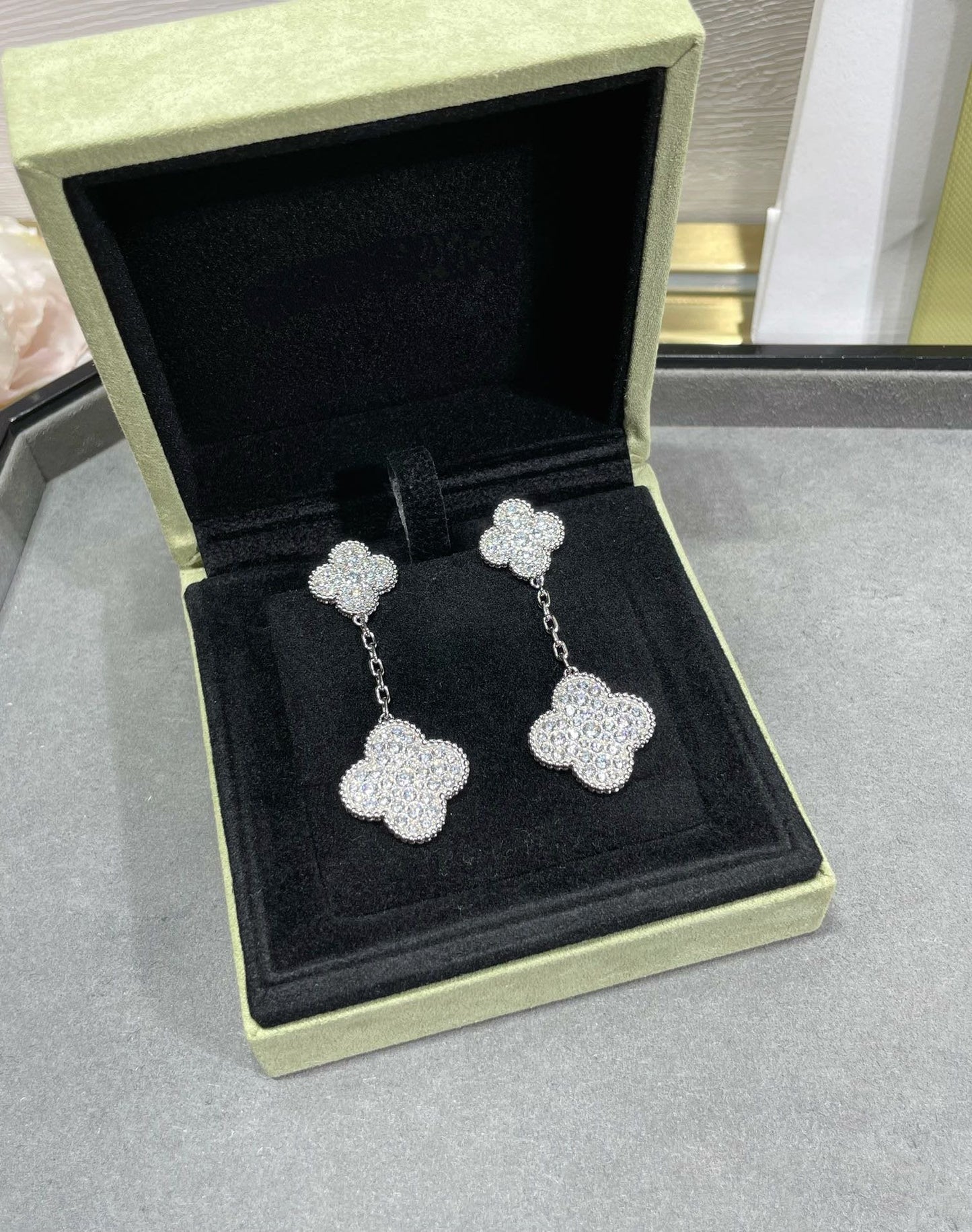 [Radiant Gem]¯CLOVER 2 MOTIFS DIAMOND PAVED SILVER EARRINGS