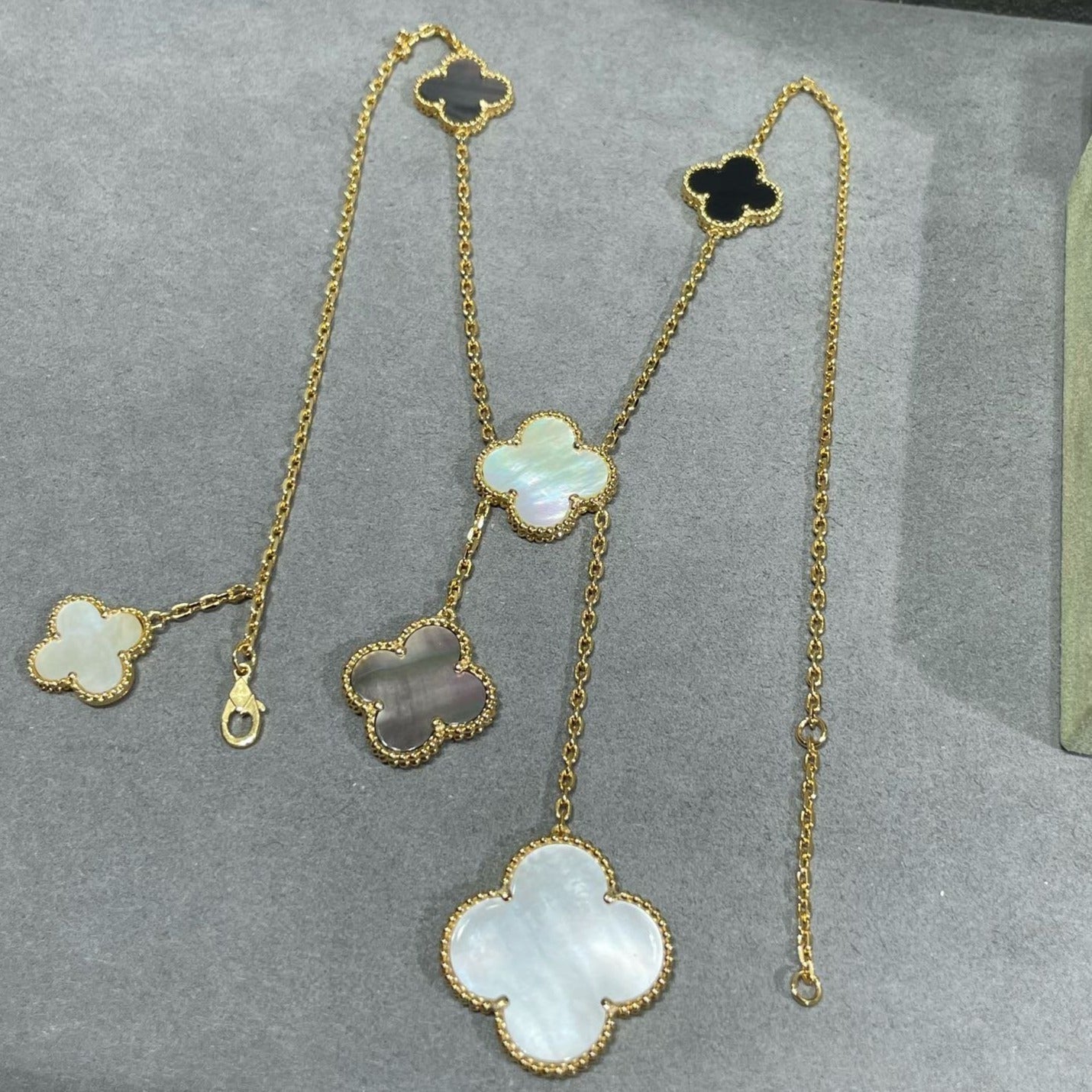 [Radiant Gem]¯CLOVER 6 MOTIF MOP ONYX GOLD NECKLACE