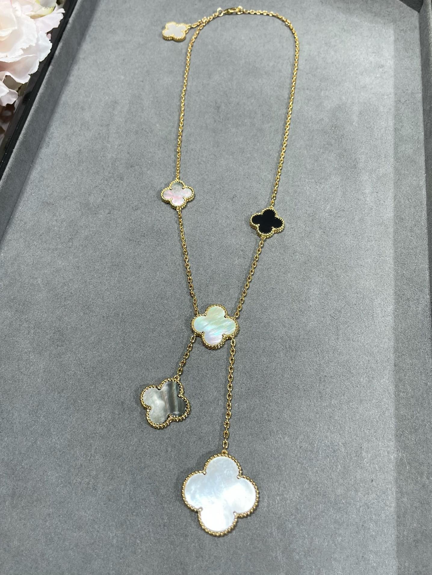 [Radiant Gem]¯CLOVER 6 MOTIF MOP ONYX GOLD NECKLACE