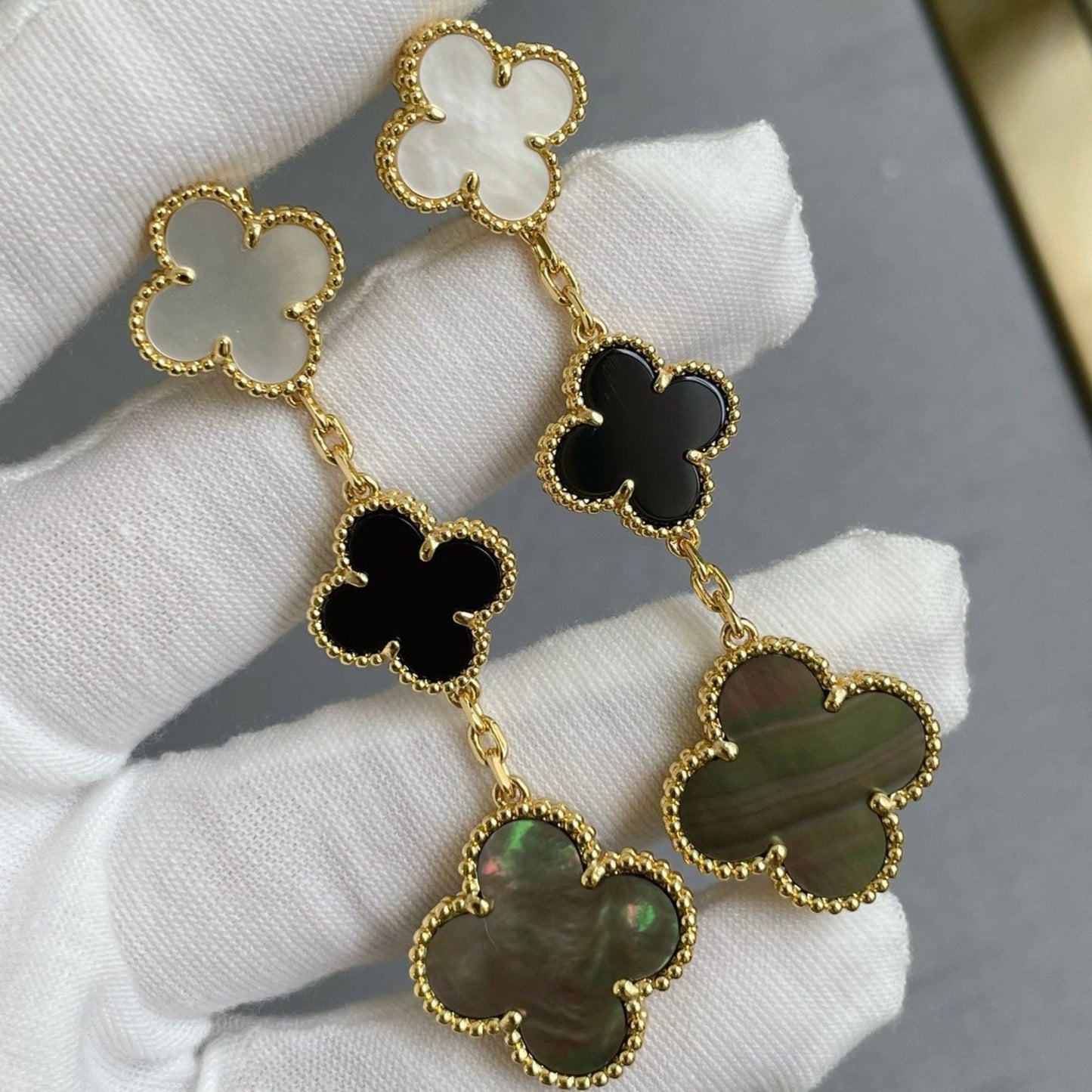 [Radiant Gem]¯CLOVER 3 MOTIF MOP ONYX DARK MOP PINK GOLD EARRINGS