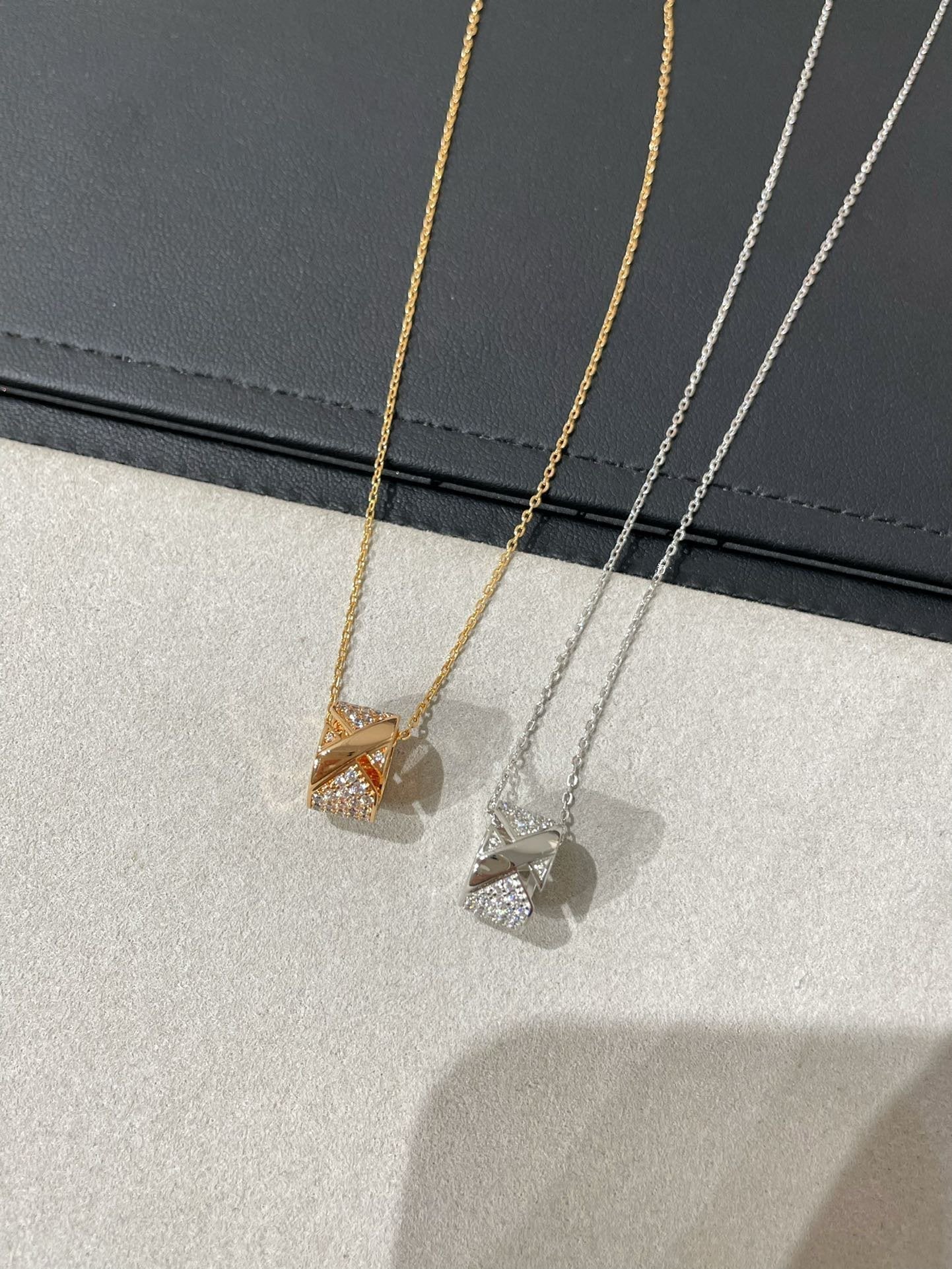 [Radiant Gem]¯LIENS EVIDENCE DIAMOND PAVED NECKLACE