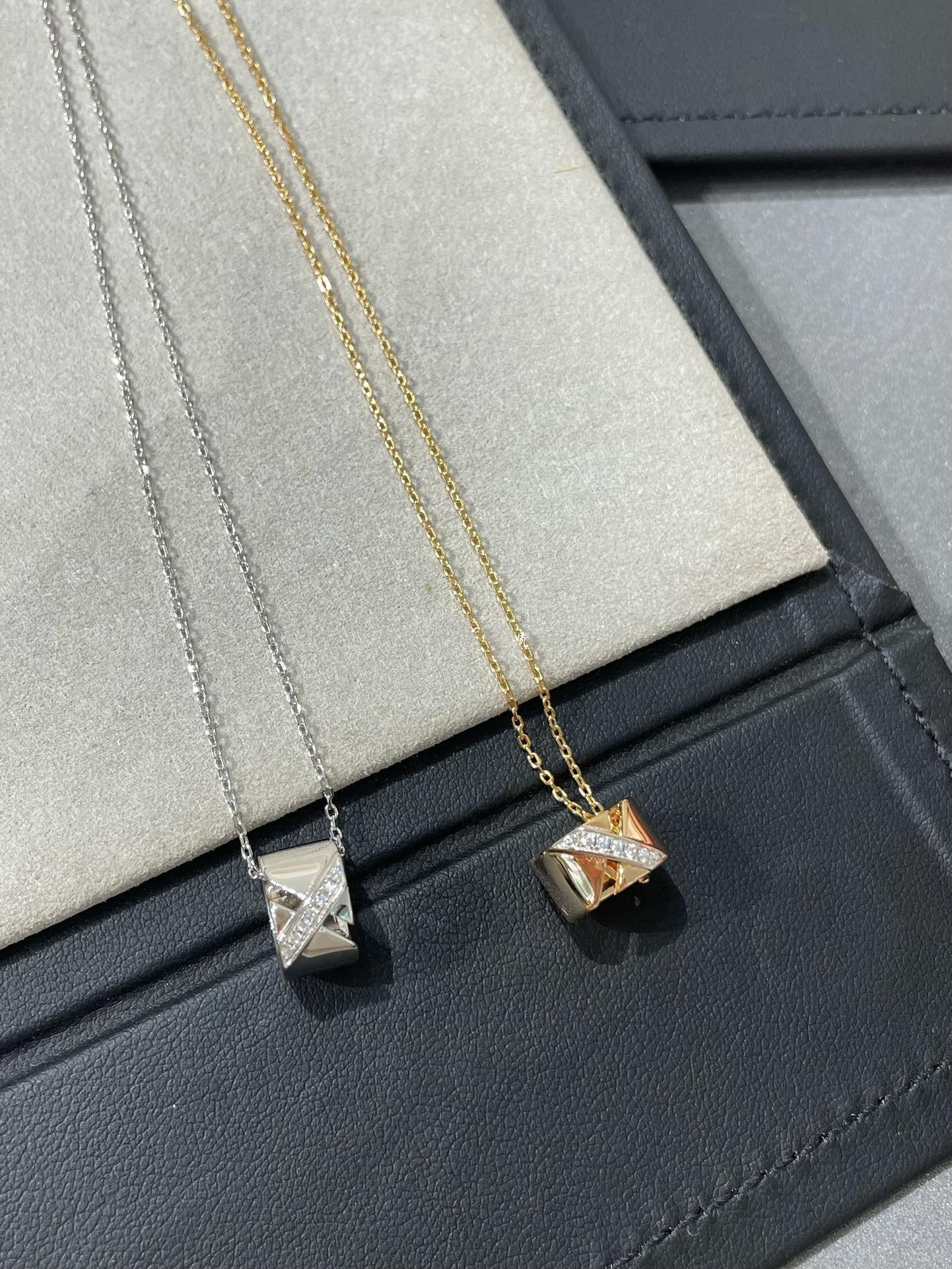 [Radiant Gem]¯LIENS EVIDENCE DIAMOND NECKLACE