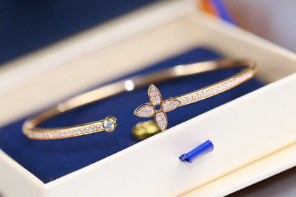 [Radiant Gem]¯IDYLLE PINK GOLD OPEN BRACELET DIAMOND PAVED