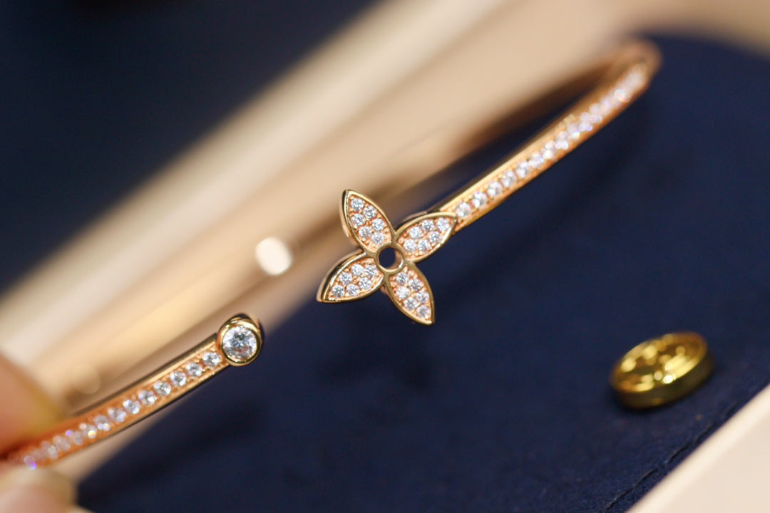 [Radiant Gem]¯IDYLLE PINK GOLD OPEN BRACELET DIAMOND PAVED