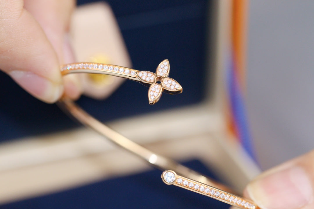 [Radiant Gem]¯IDYLLE PINK GOLD OPEN BRACELET DIAMOND PAVED