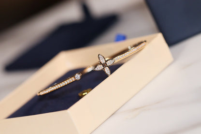 [Radiant Gem]¯IDYLLE GOLD OPEN BRACELET DIAMOND PAVED