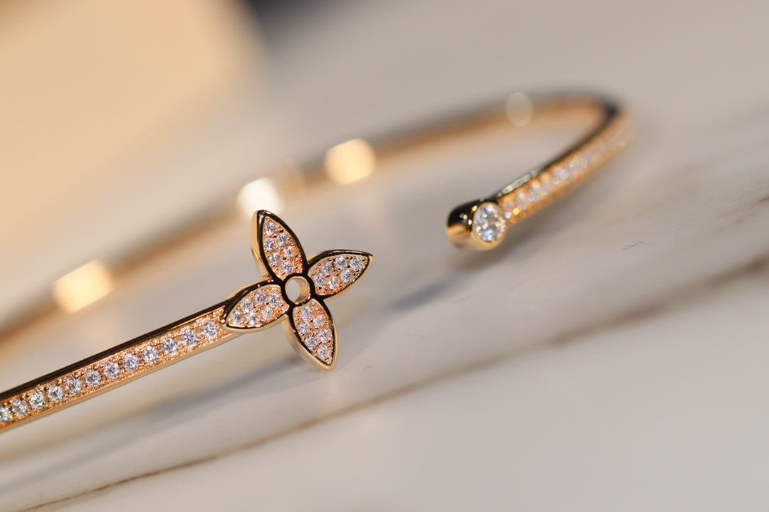 [Radiant Gem]¯IDYLLE GOLD OPEN BRACELET DIAMOND PAVED