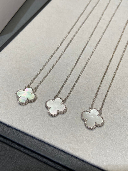 [Radiant Gem]¯CLOVER MEDIUM SILVER WHITE MOP NECKLACE