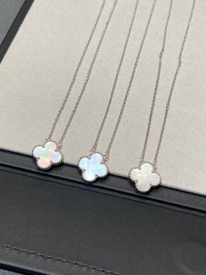 [Radiant Gem]¯CLOVER MEDIUM SILVER WHITE MOP NECKLACE