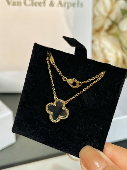 [Radiant Gem]¯CLOVER ROCK CRYSTAL ROSE GOLD NECKLACE