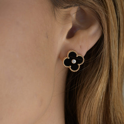 [Radiant Gem]¯CLOVER MEDIUM 1 MOTIFS ONYX DIAMOND EARRINGS