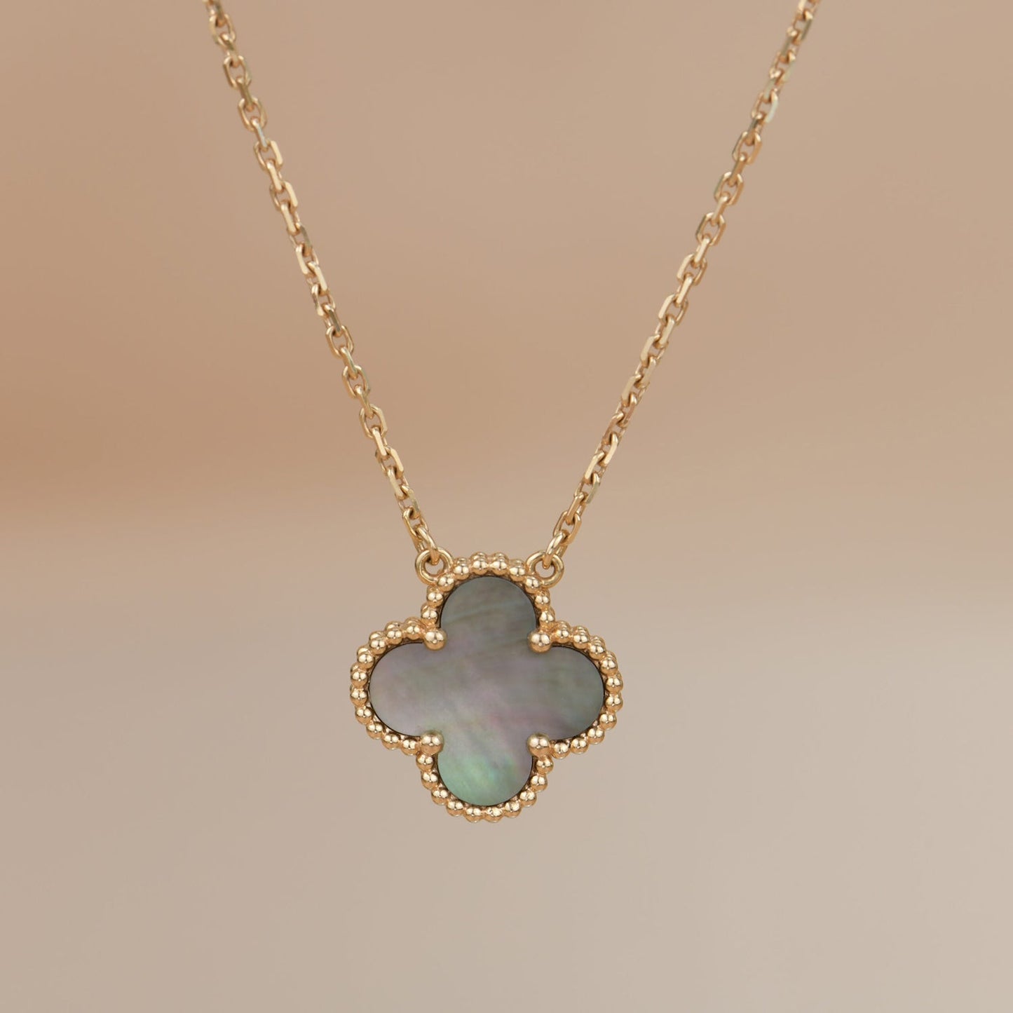 [Radiant Gem]¯CLOVER 15MM  GRAY MOTHER OF PEARL NECKLACE