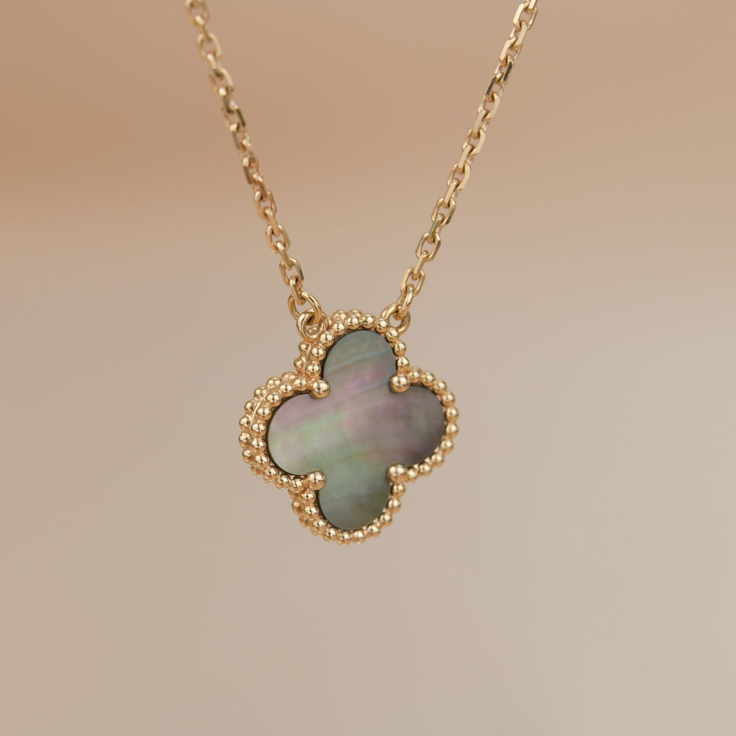 [Radiant Gem]¯CLOVER 15MM  GRAY MOTHER OF PEARL NECKLACE