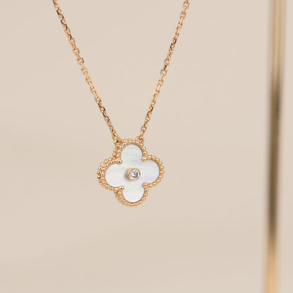 [Radiant Gem]¯CLOVER 15MM DIAMOND WHITE FRITILLARIA NECKLACE