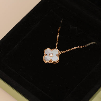 [Radiant Gem]¯CLOVER 15MM DIAMOND WHITE FRITILLARIA NECKLACE