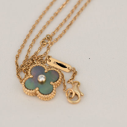 [Radiant Gem]¯CLOVER 15MM DIAMOND AND MOTHER-OF-GREY NECKLACE