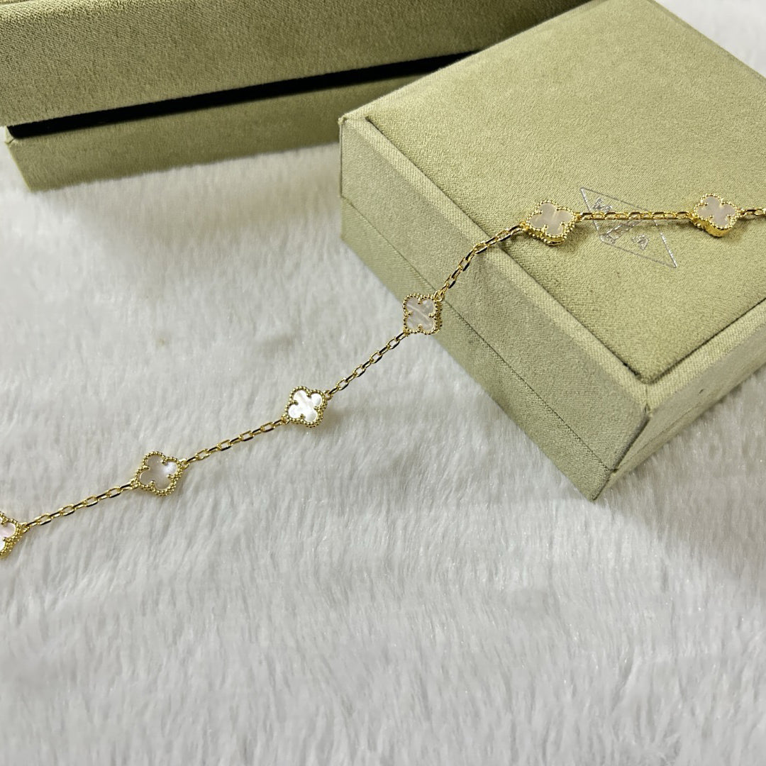 [[Radiant Gem]¯]CLOVER 6 MOTIF WHITE MOP BRACELET