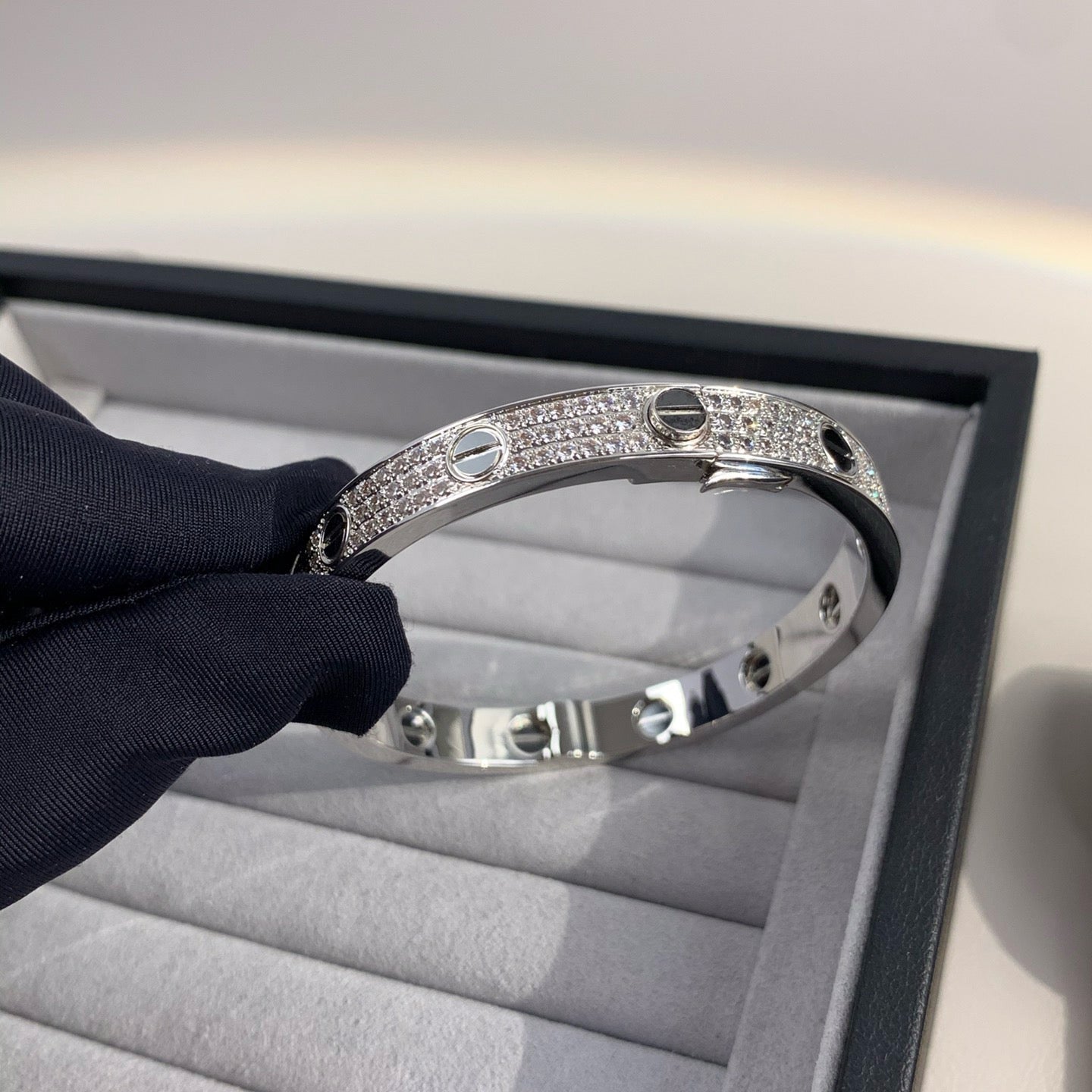 [Radiant Gem]¯LOVE BRACELET 6.1MM DIAMOND-PAVED CERAMIC
